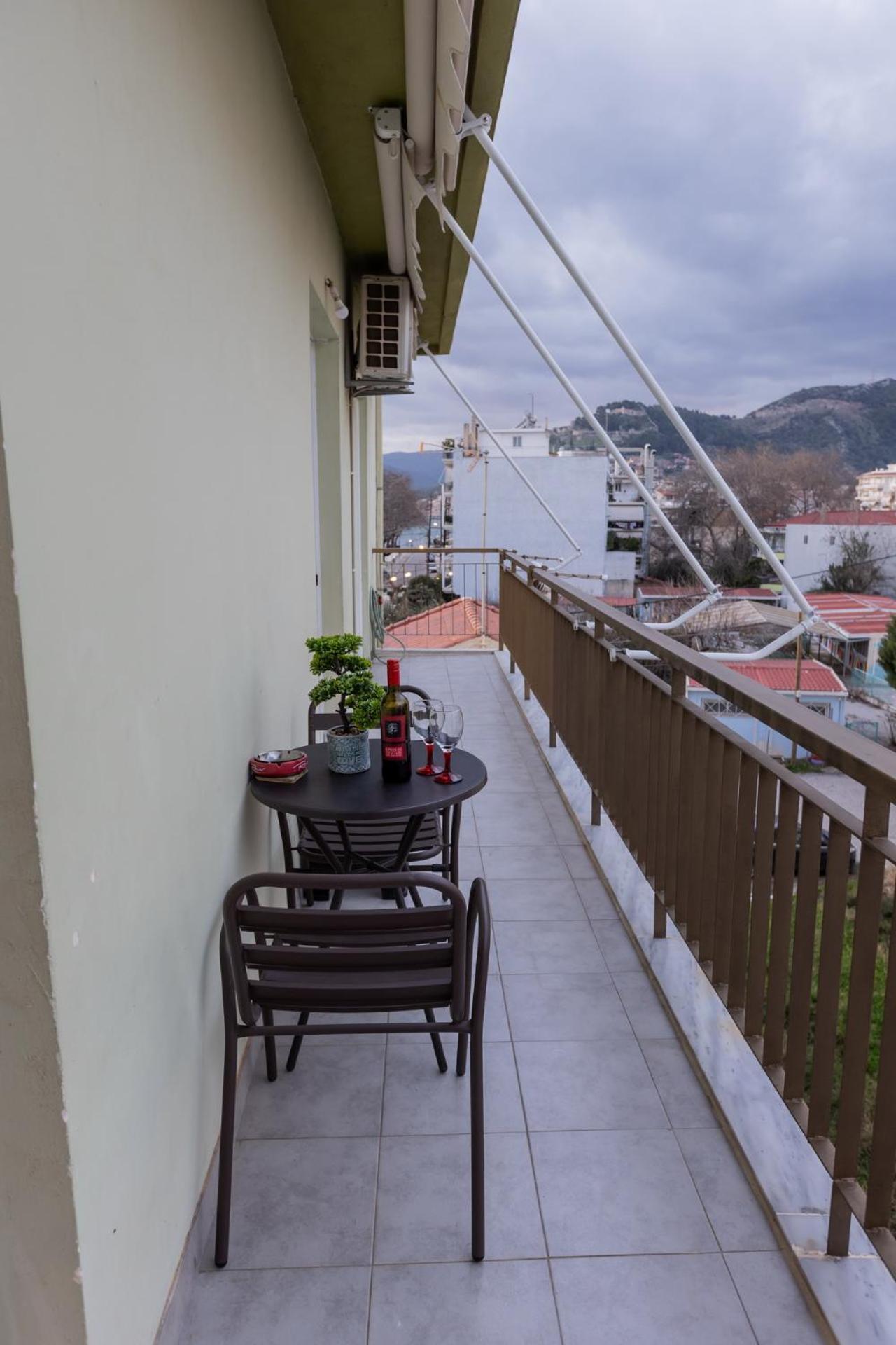 Τριάρι Διαμέρισμα 2Ο Ορόφου Nafpaktos エクステリア 写真